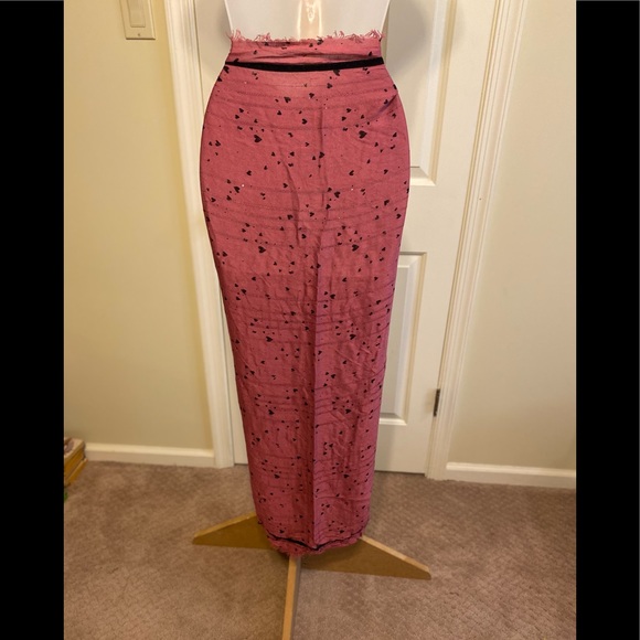 Maurice’s - Lovely plum color long sarong w/black heart & shimmer, 46” x 44” - Picture 2 of 10